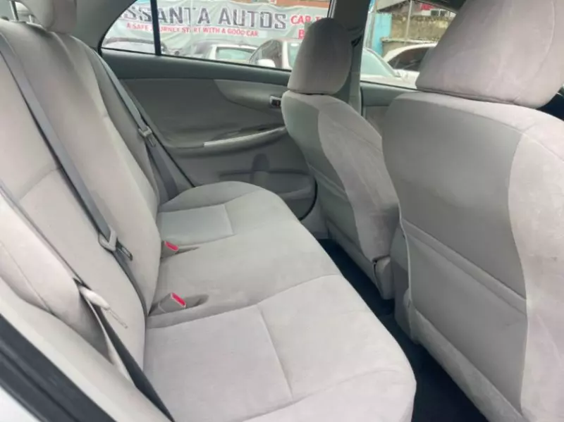 TOYOTA Corolla   - 2010