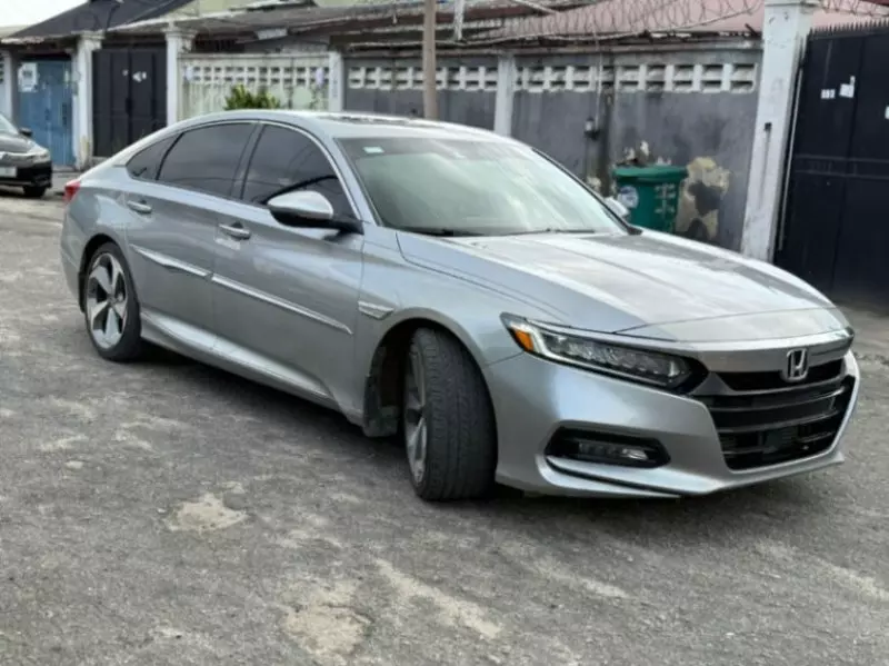 Honda Accord   - 2018