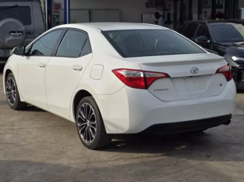 Toyota Corolla   - 2015