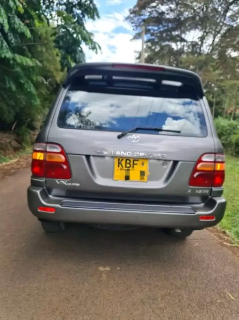 Toyota Land Cruiser   - 2001