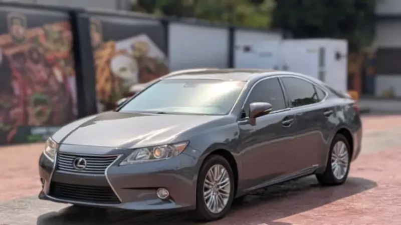 Lexus ES   - 2013