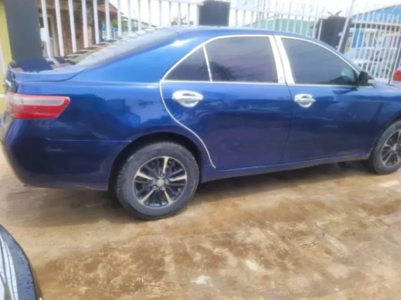 Toyota Camry   - 2009