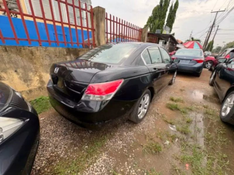 Honda Accord   - 2009