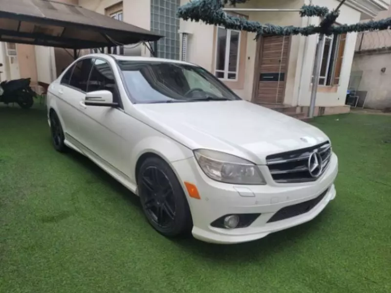 Mercedes-Benz C 300   - 2010