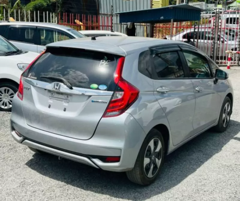 Honda FIT   - 2016