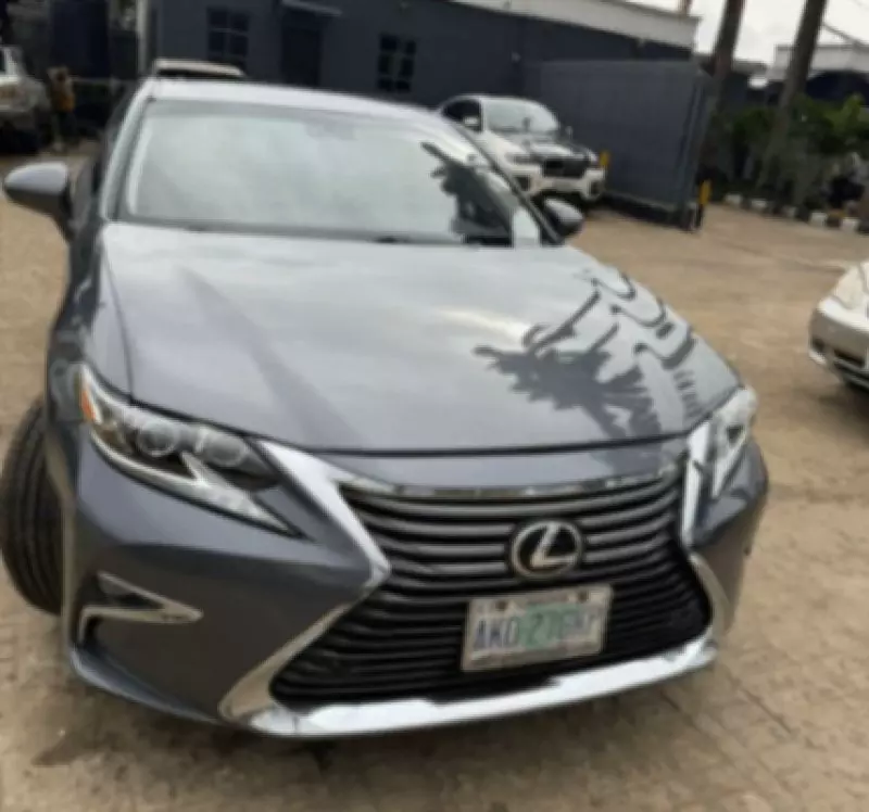 Lexus ES   - 2013