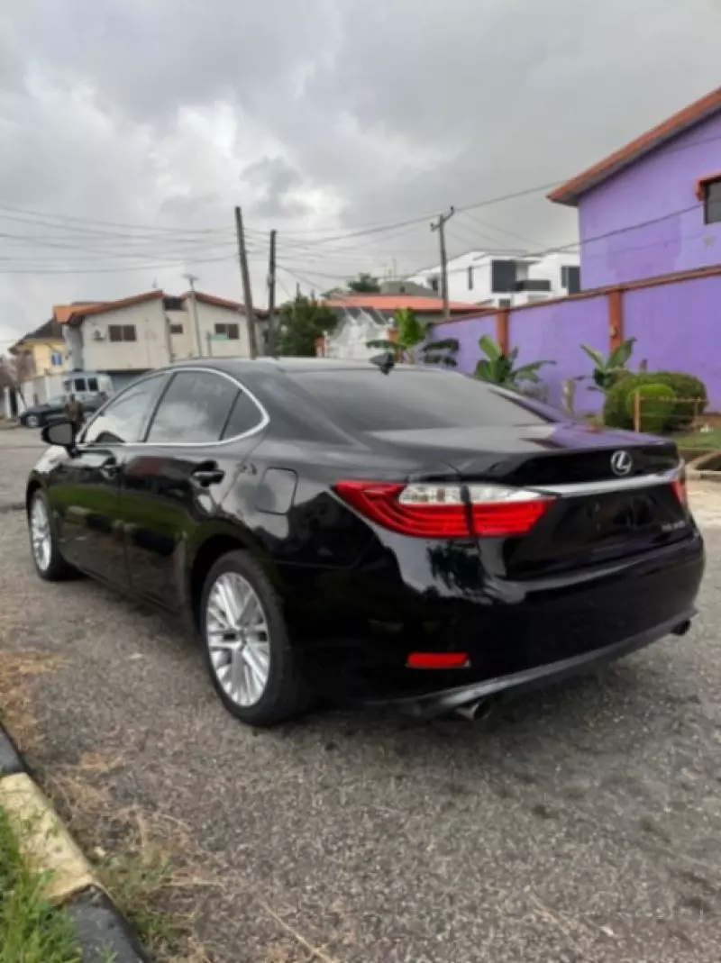 Lexus ES   - 2014