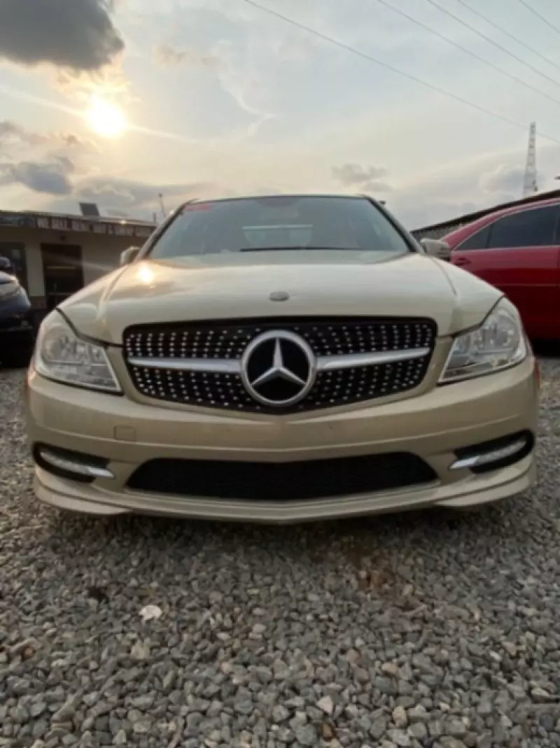 Mercedes-Benz C 300   - 2011