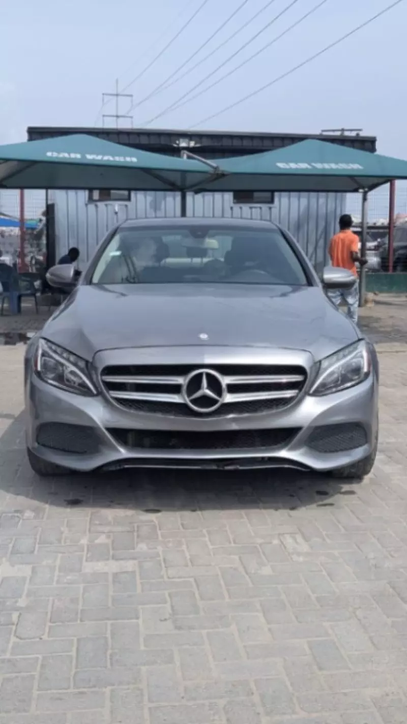 Mercedes-Benz C 300   - 2010