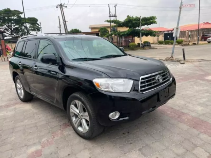 TOYOTA Highlander - 2010
