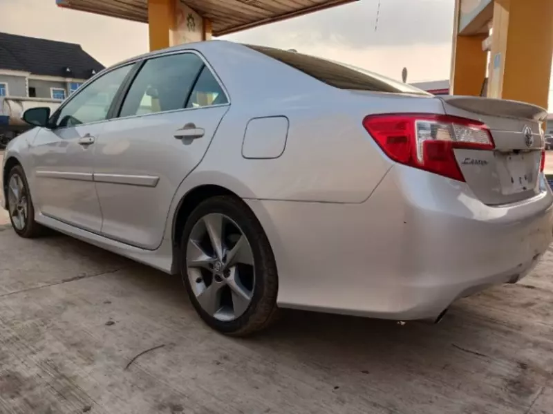 TOYOTA Camry   - 2012