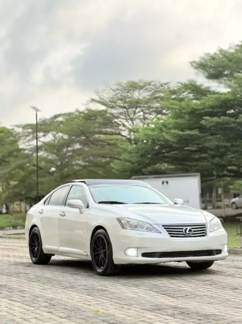 Lexus ES 350   - 2012