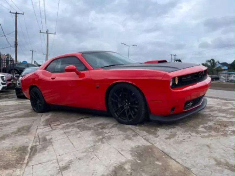 Dodge Challenger   - 2020
