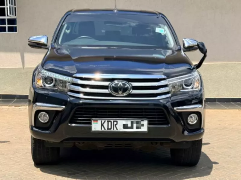 Toyota Hilux    - 2018