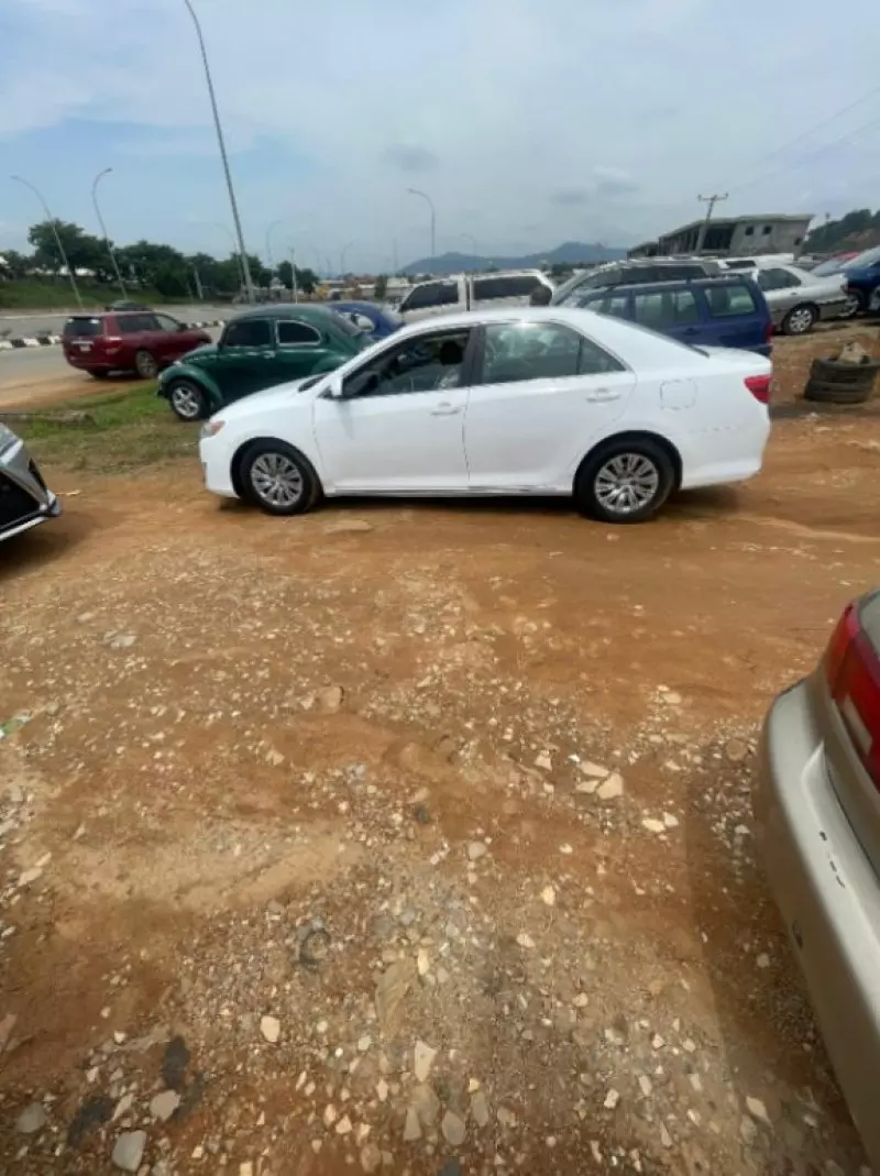 TOYOTA Camry   - 2012