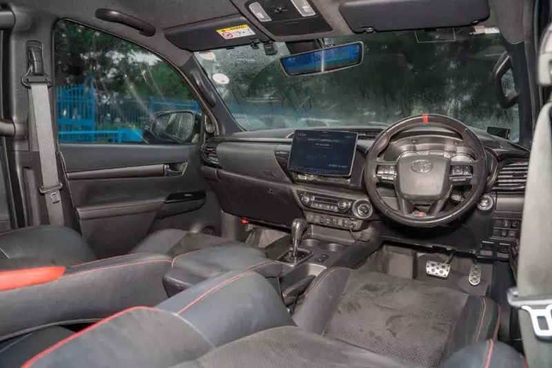 TOYOTA Hilux   - 2022