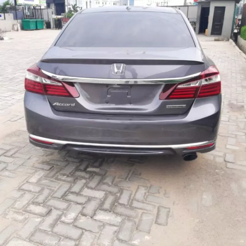 Honda Accord   - 2017
