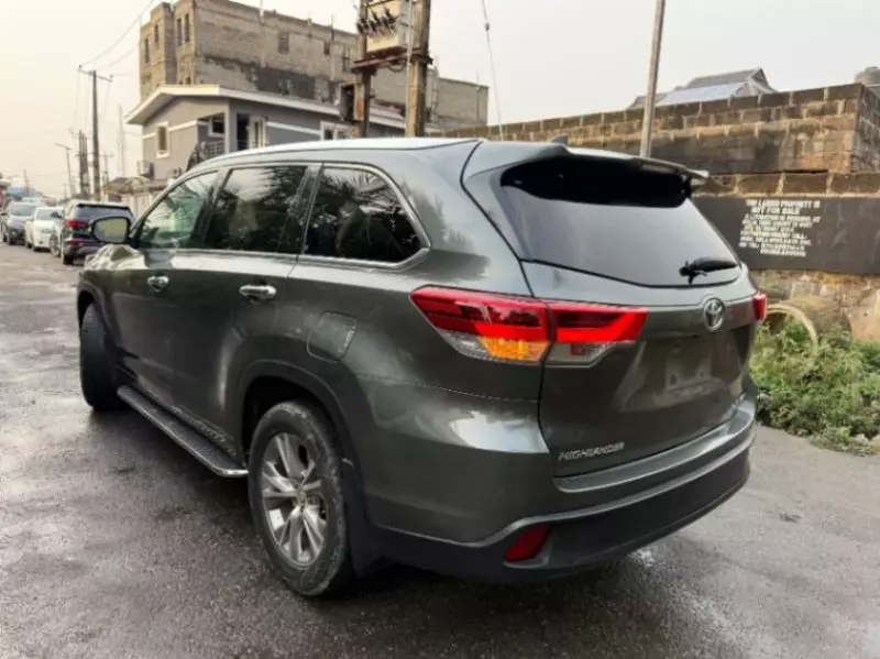 Toyota Highlander - 2015