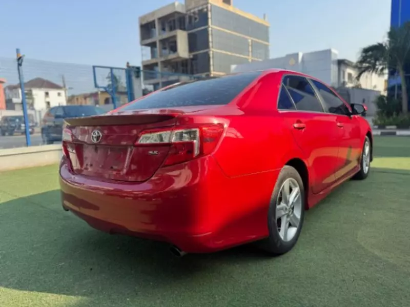 TOYOTA Camry - 2014