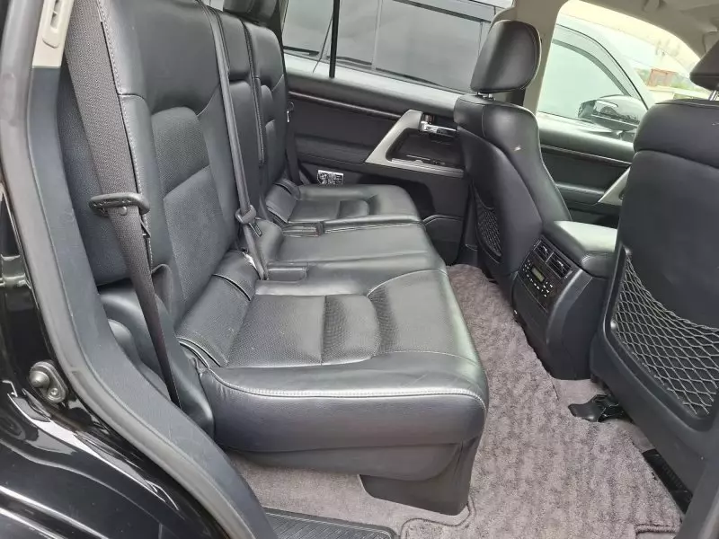 Toyota Landcruiser  V8   - 2013