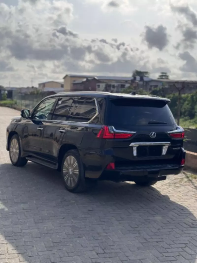 Lexus LX   - 2017