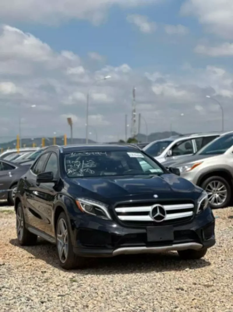 Mercedes-Benz GLA-Class   - 2015