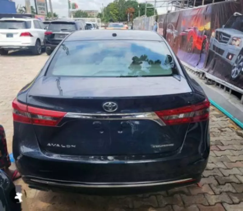 TOYOTA Avalon - 2016