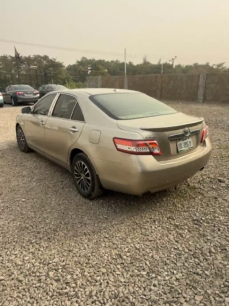 Toyota Camry   - 2008