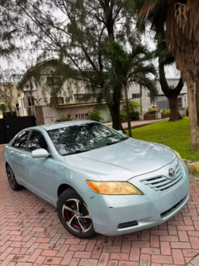 TOYOTA Camry   - 2009