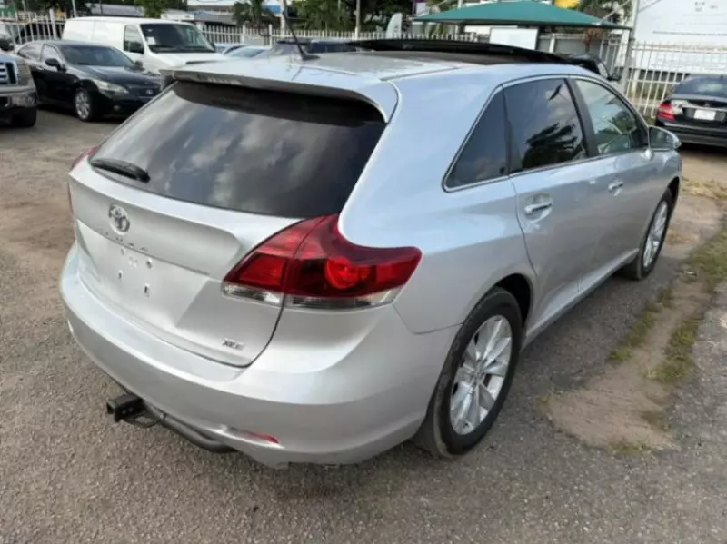 Toyota Venza   - 2013