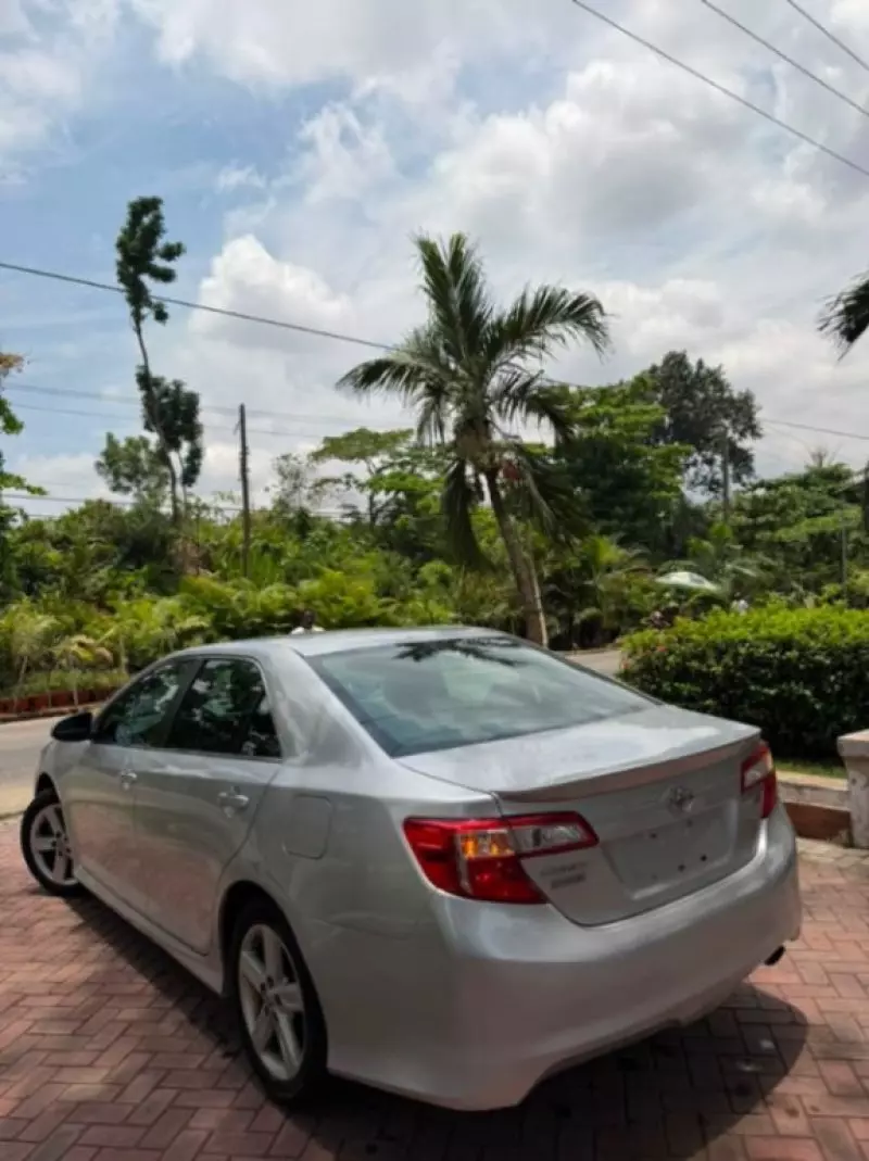 TOYOTA Camry   - 2012