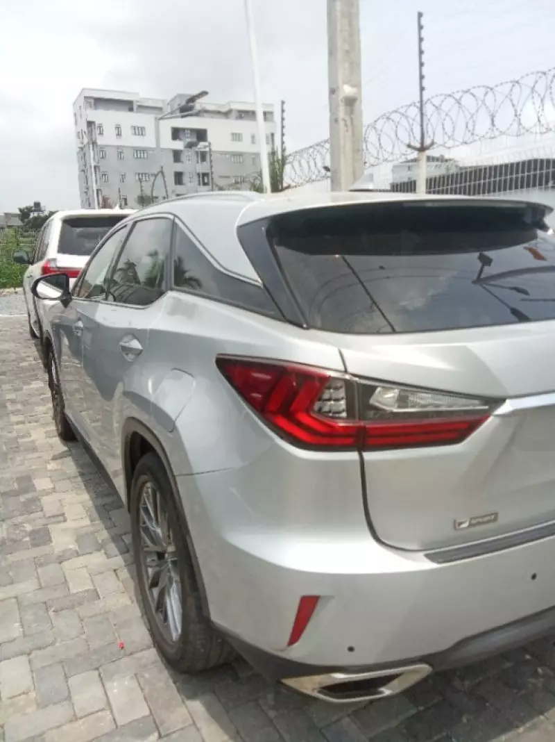 Lexus RX   - 2017
