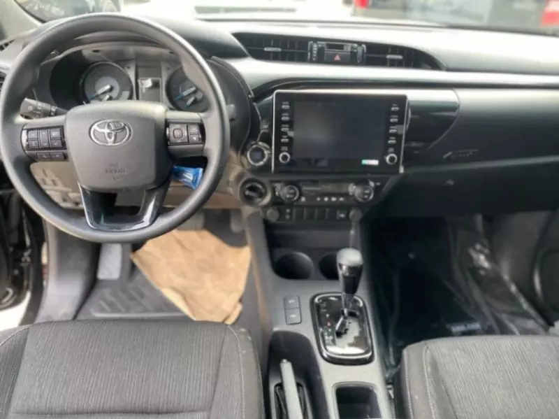 Toyota Hilux   - 2025