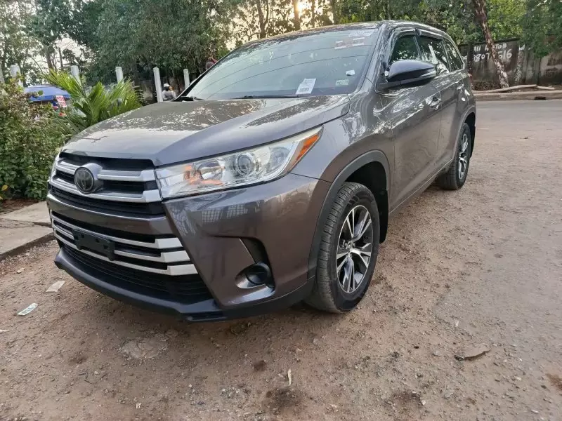 Toyota Highlander   - 2018