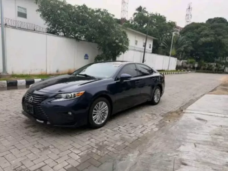 Lexus ES 350   - 2016