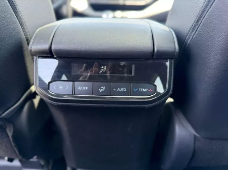 Toyota Highlander   - 2021