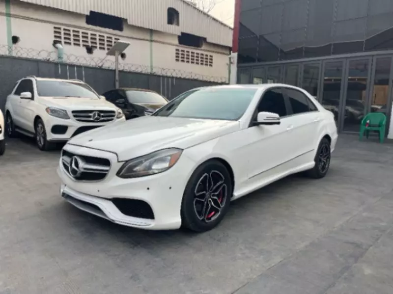 Mercedes-Benz E350   - 2010