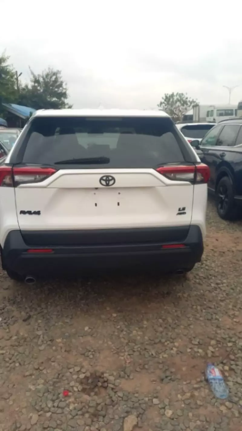 TOYOTA RAV 4   - 2023