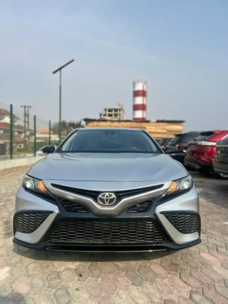 Toyota Camry   - 2022