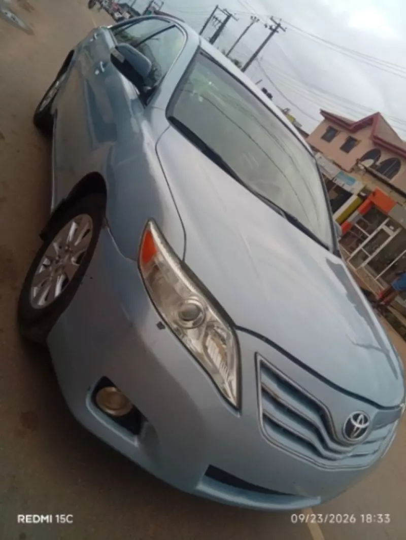 TOYOTA Camry   - 2010
