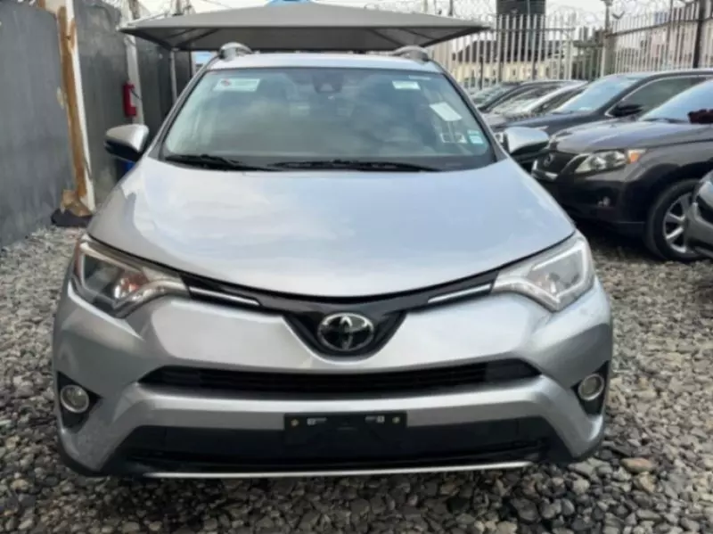 Toyota RAV 4   - 2018