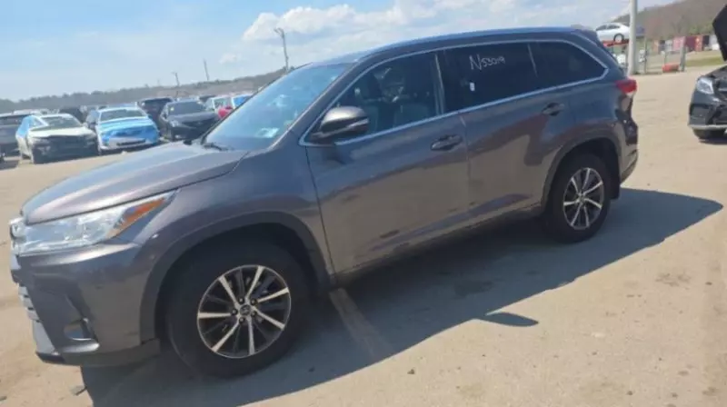 TOYOTA Highlander   - 2018