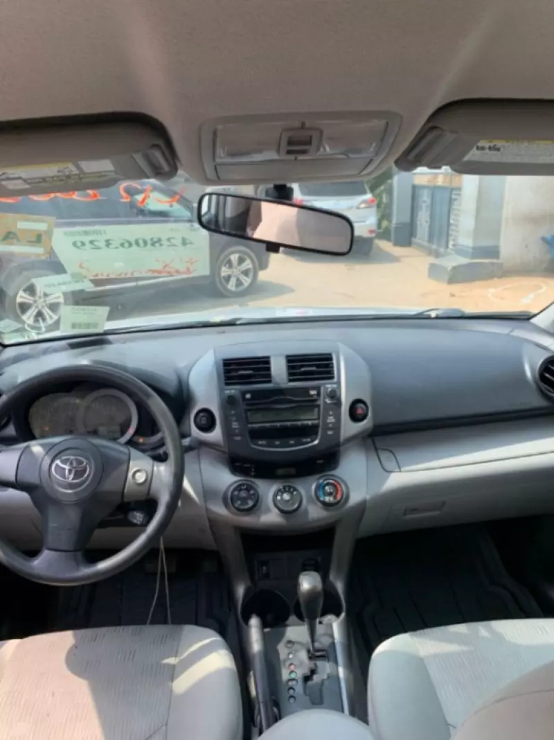 Toyota RAV 4   - 2010