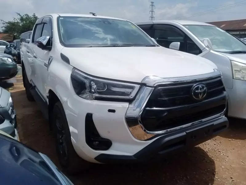 Toyota Hilux   - 2018