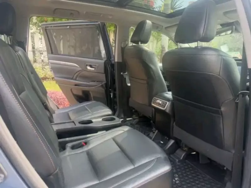 TOYOTA Highlander   - 2017