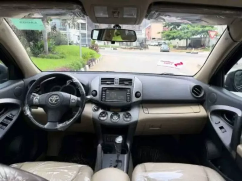 TOYOTA RAV 4   - 2011