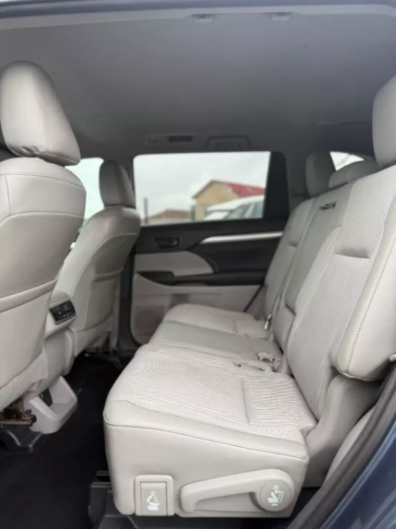 TOYOTA Highlander   - 2015