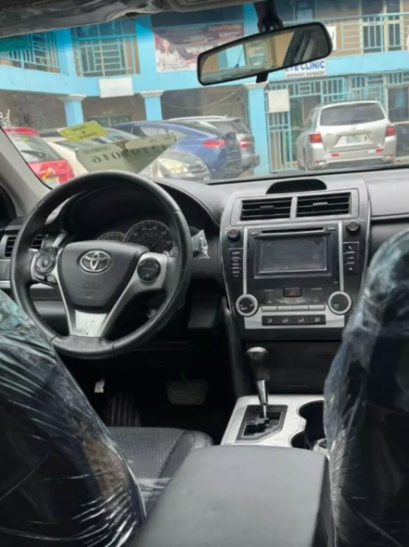 Toyota Camry   - 2013