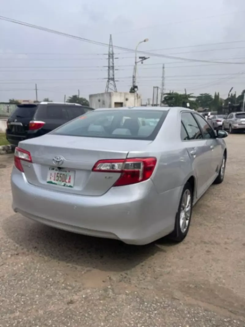 Toyota Camry   - 2012