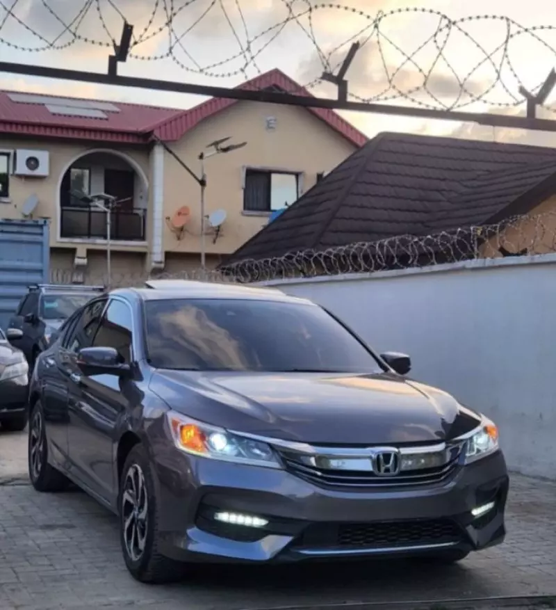 Honda Accord   - 2016
